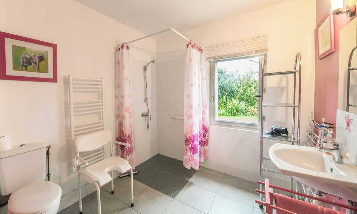 Photo of Bathroom in Fresne-le-Plan