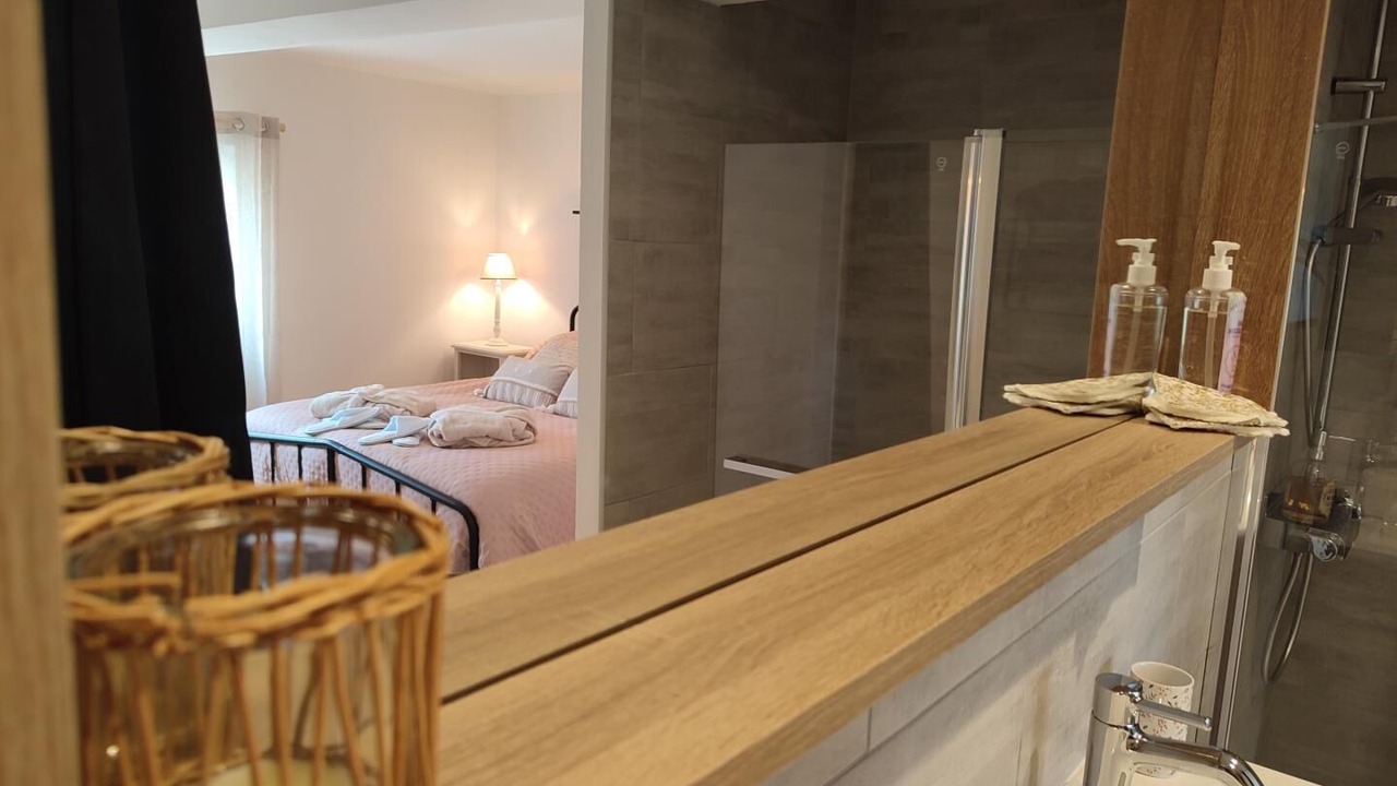 Photo of Bathroom in Saint-Ouen-le-Mauger
