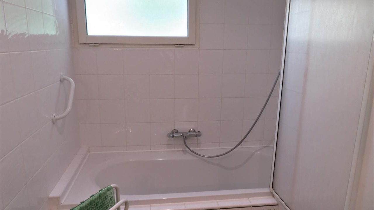 Photo of Bathroom in Saint-Leonard