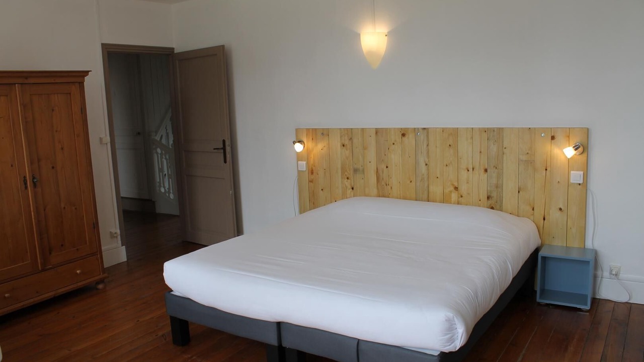 Photo of Bedroom in Jumieges