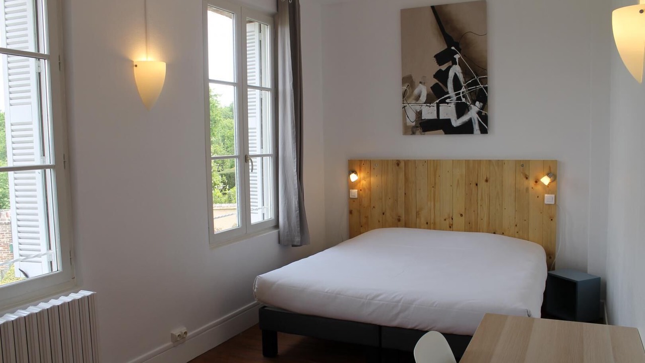 Photo of Bedroom in Jumieges