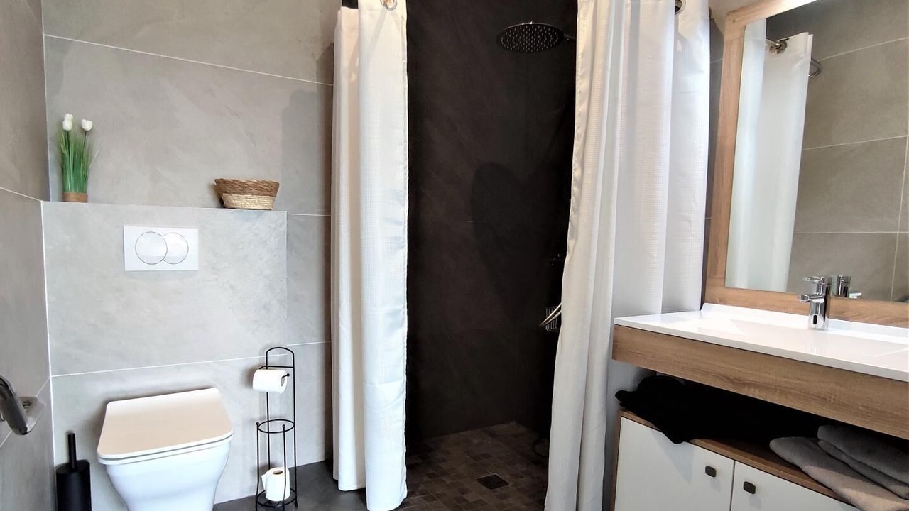Photo of Bathroom in Saint-Denis-le-Thiboult