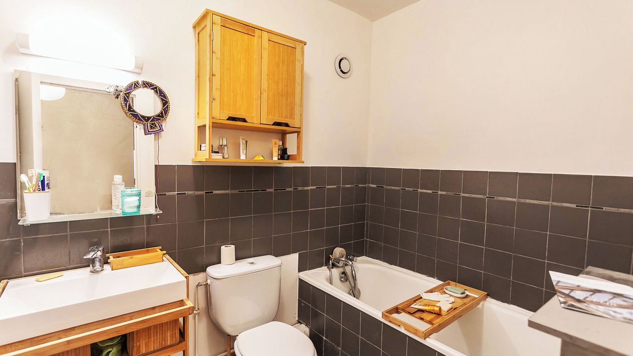 Photo of Bathroom in Romainville