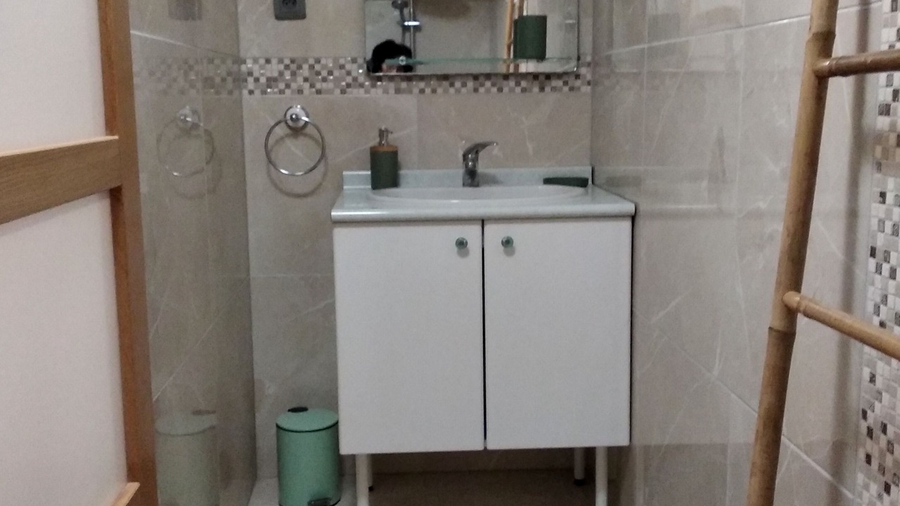 Photo of Bathroom in Lanans