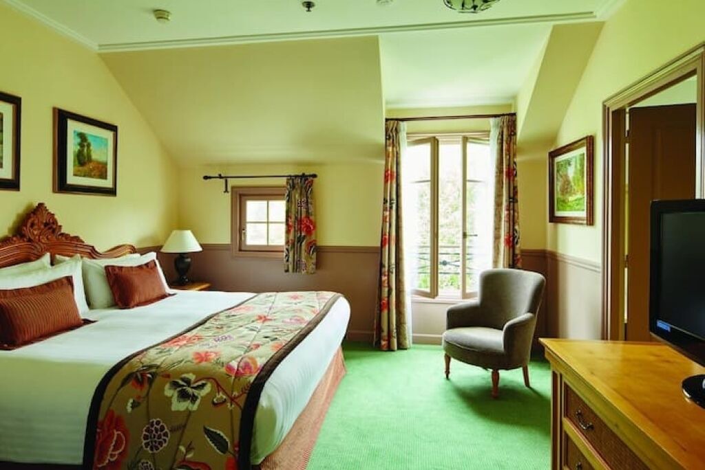 Photo of Bedroom in Magny-le-Hongre