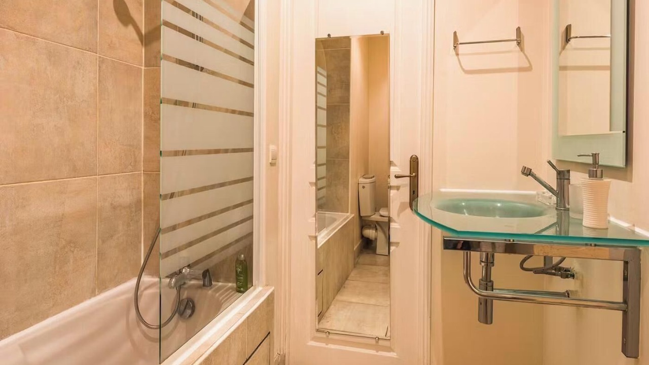 Photo of Bathroom in 3rd Arrondissement