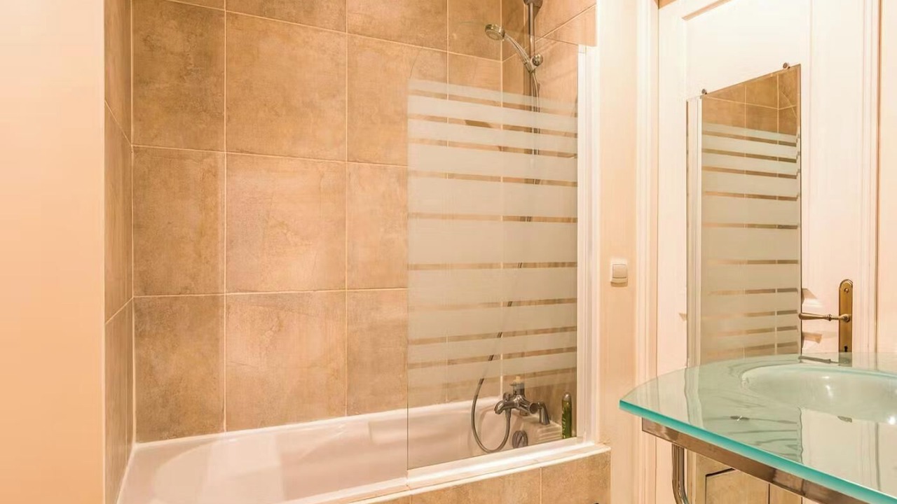 Photo of Bathroom in 3rd Arrondissement
