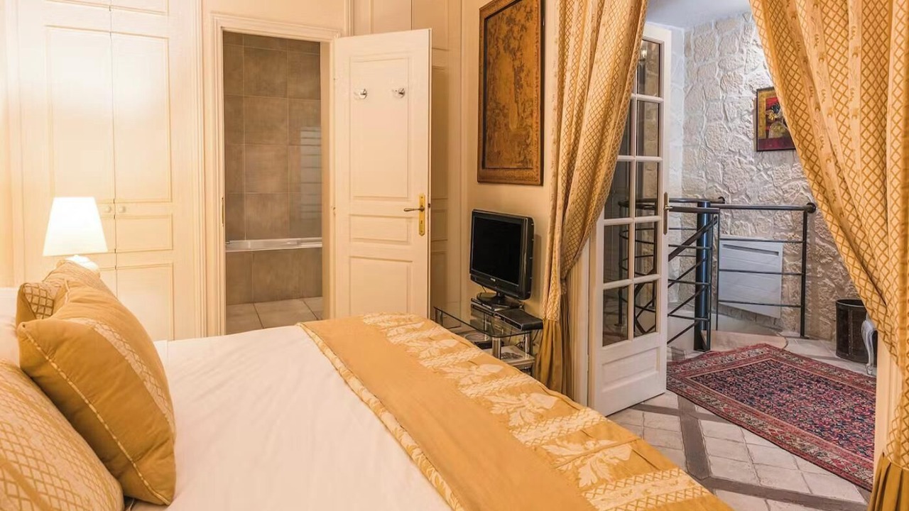 Photo of Bedroom in 3rd Arrondissement