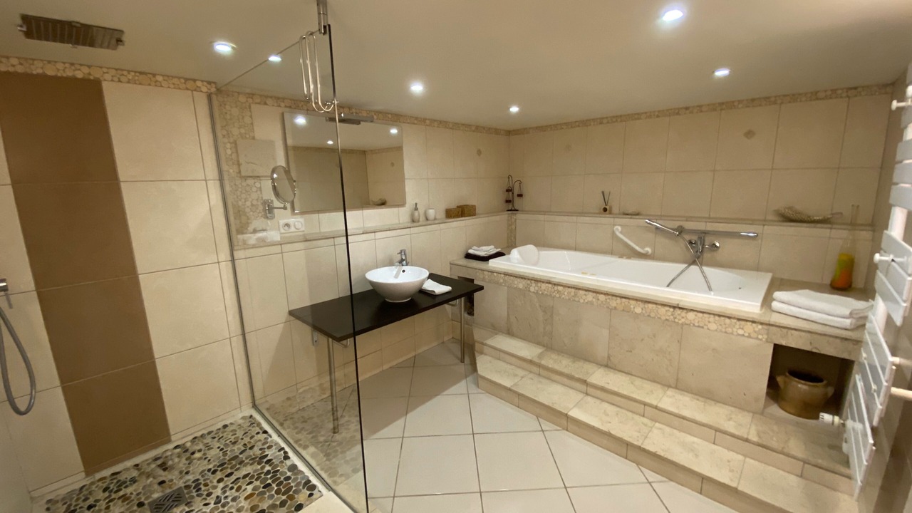 Photo of Bathroom in Fossemanant