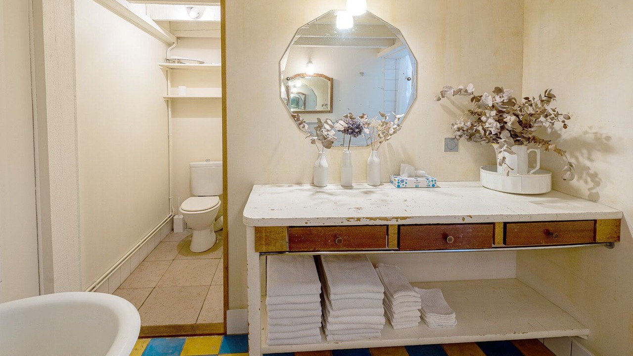 Photo of Bathroom in Hopital Saint-Louis