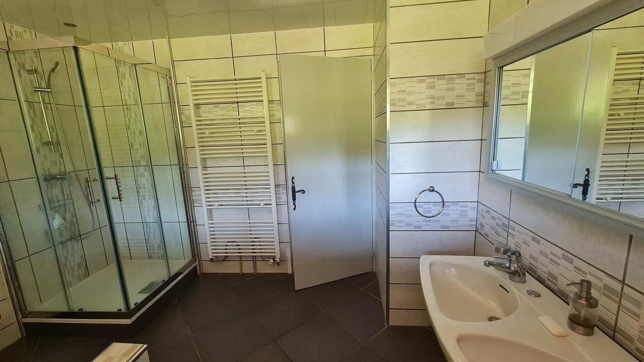 Photo of Bathroom in Vault-de-Lugny