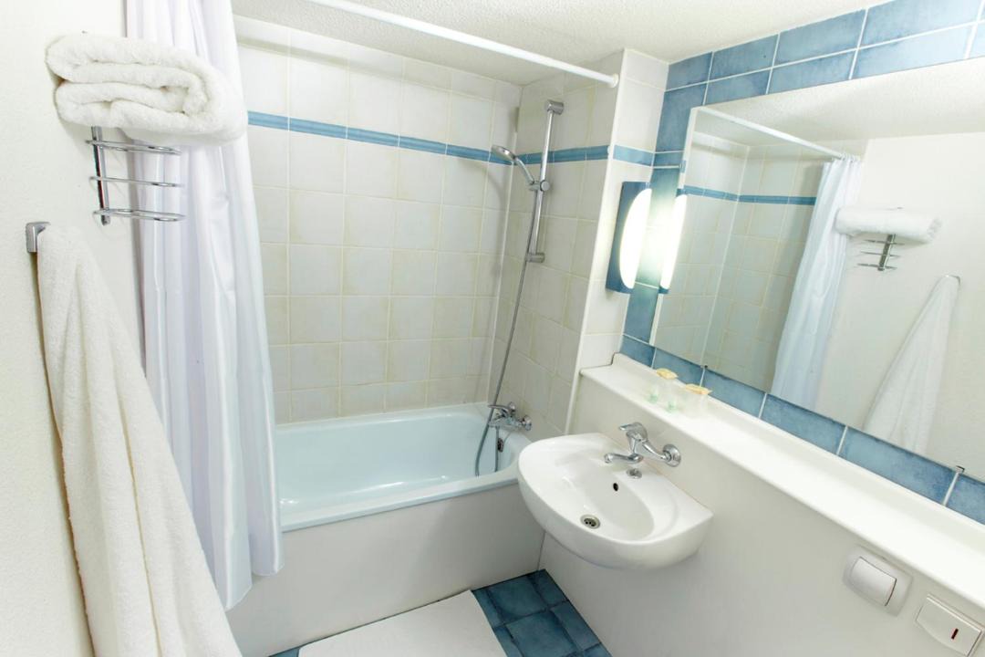 Photo of Bathroom in Cuincy