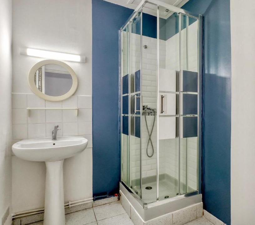 Photo of Bathroom in Margny-les-Compiegne