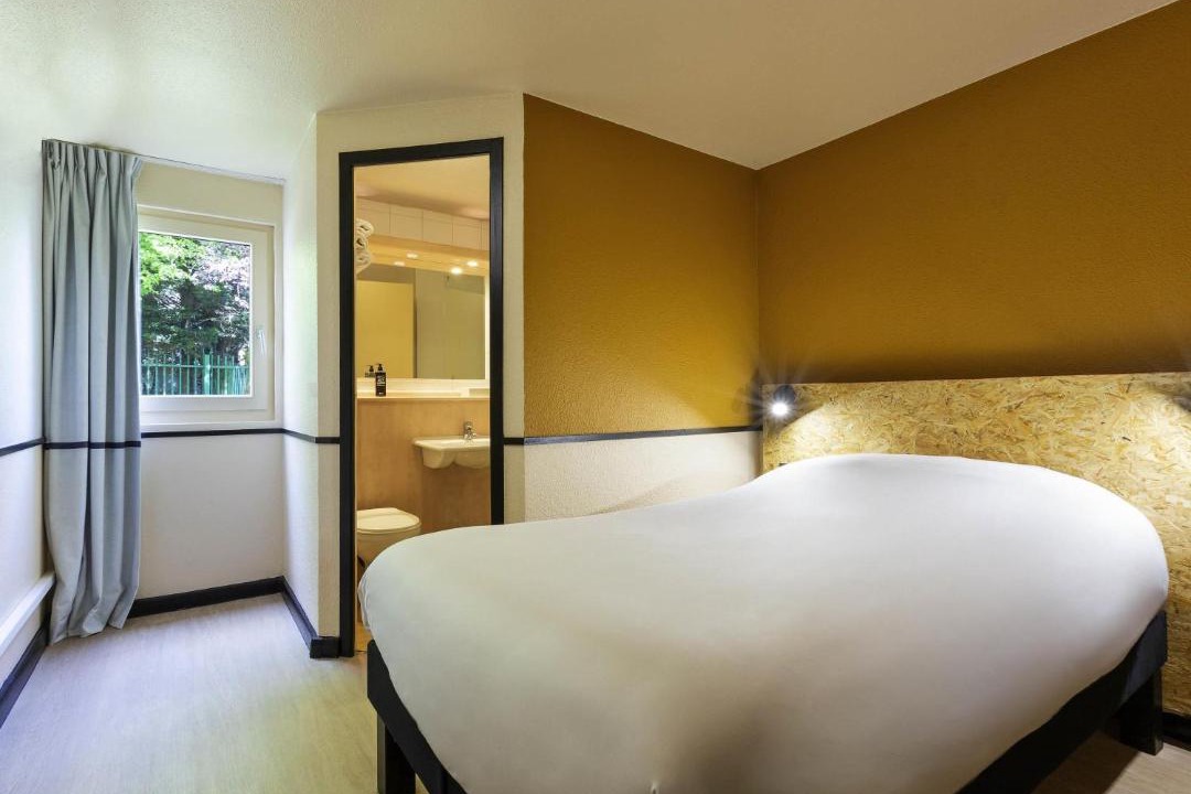 Photo of Bedroom in Villeneuve-la-Garenne