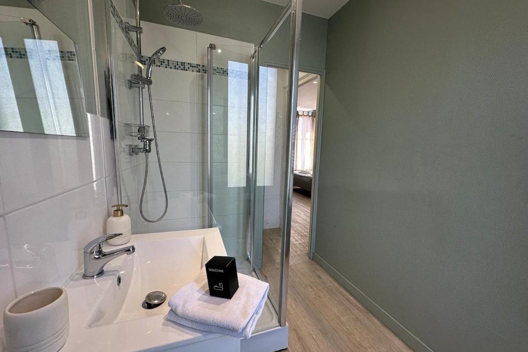 Photo of Bathroom in Charleville-Mezieres