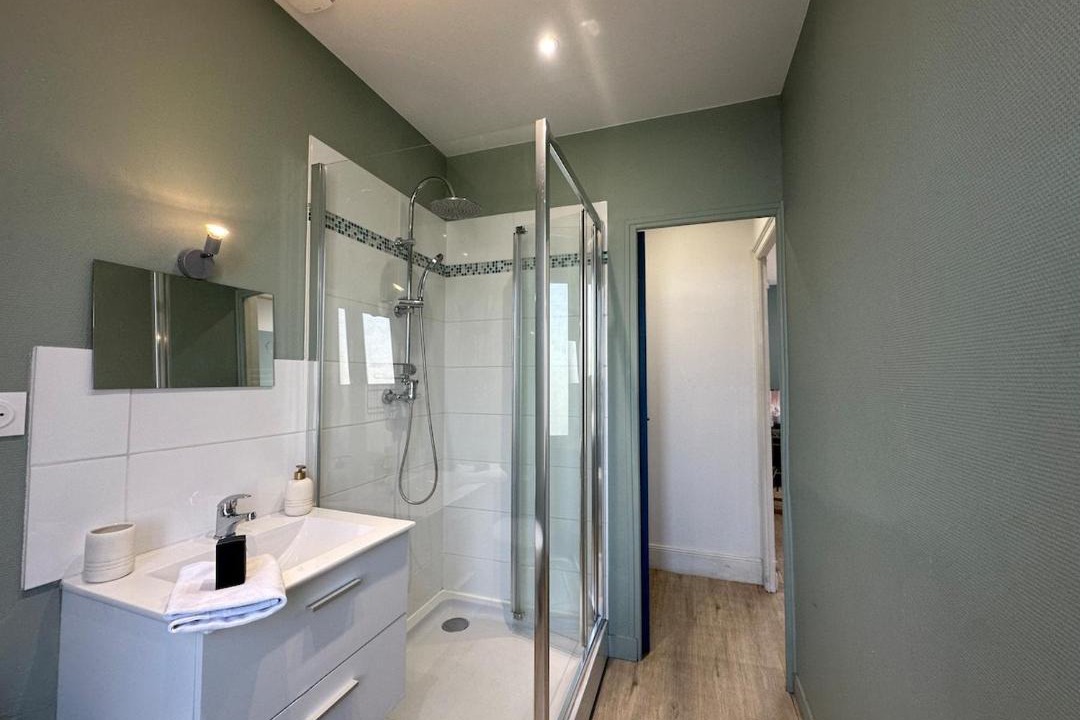 Photo of Bathroom in Charleville-Mezieres