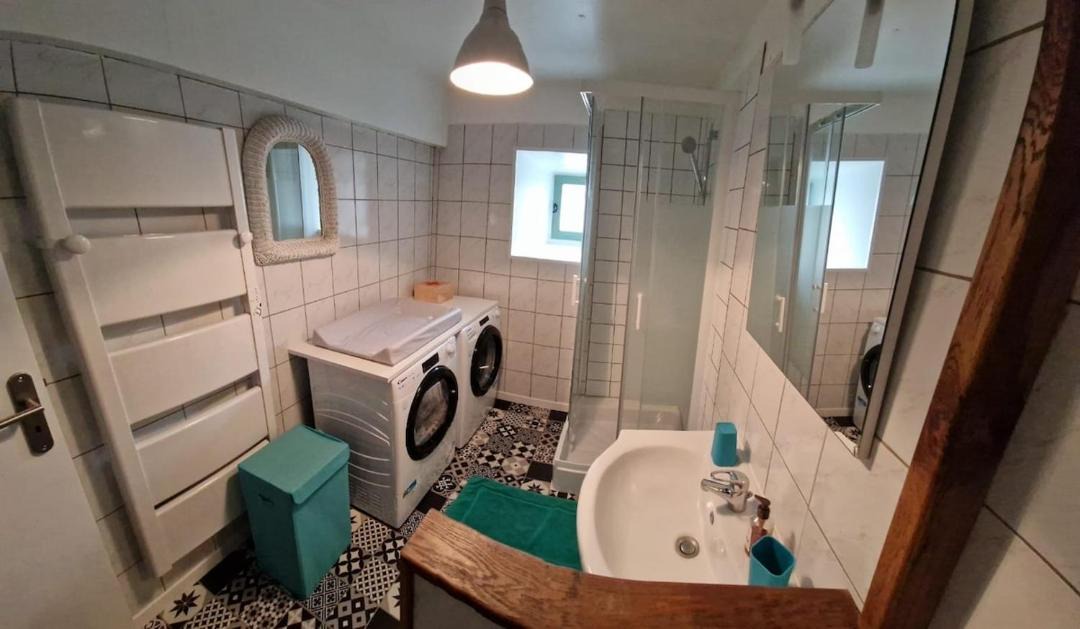 Photo of Bathroom in Belabre