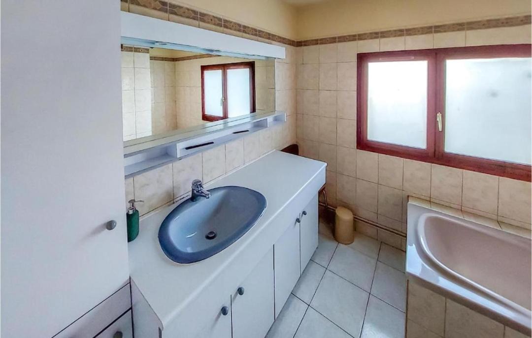 Photo of Bathroom in Saigneville