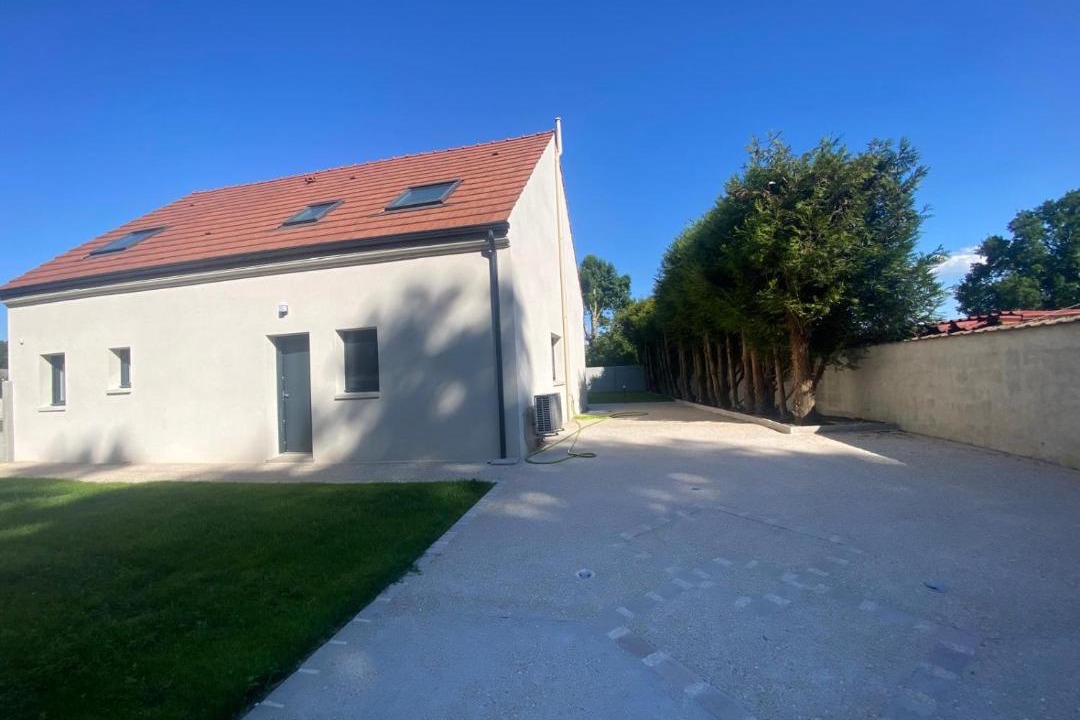 Photo of Others in La Haute-Maison