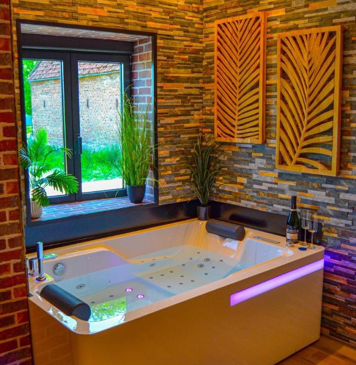 Photo of Bathroom in Estrees-Mons
