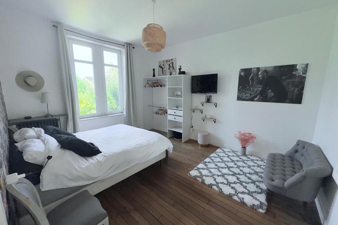 Photo of Bedroom in Charleville-Mezieres