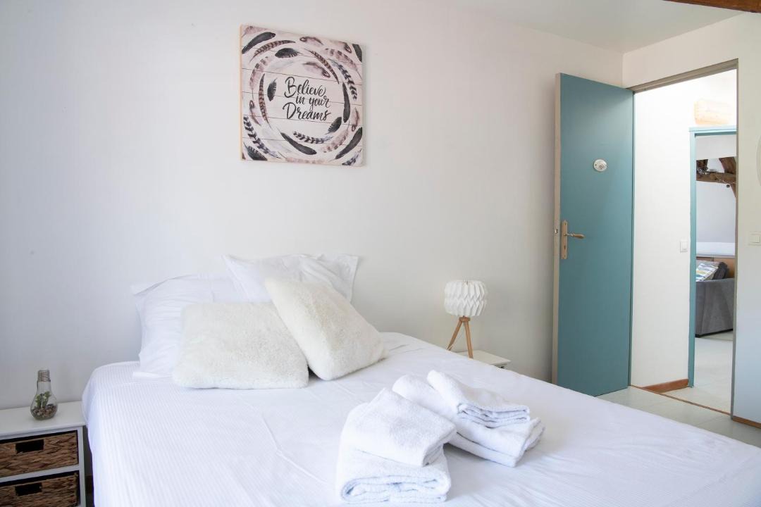 Photo of Bedroom in Cottenchy