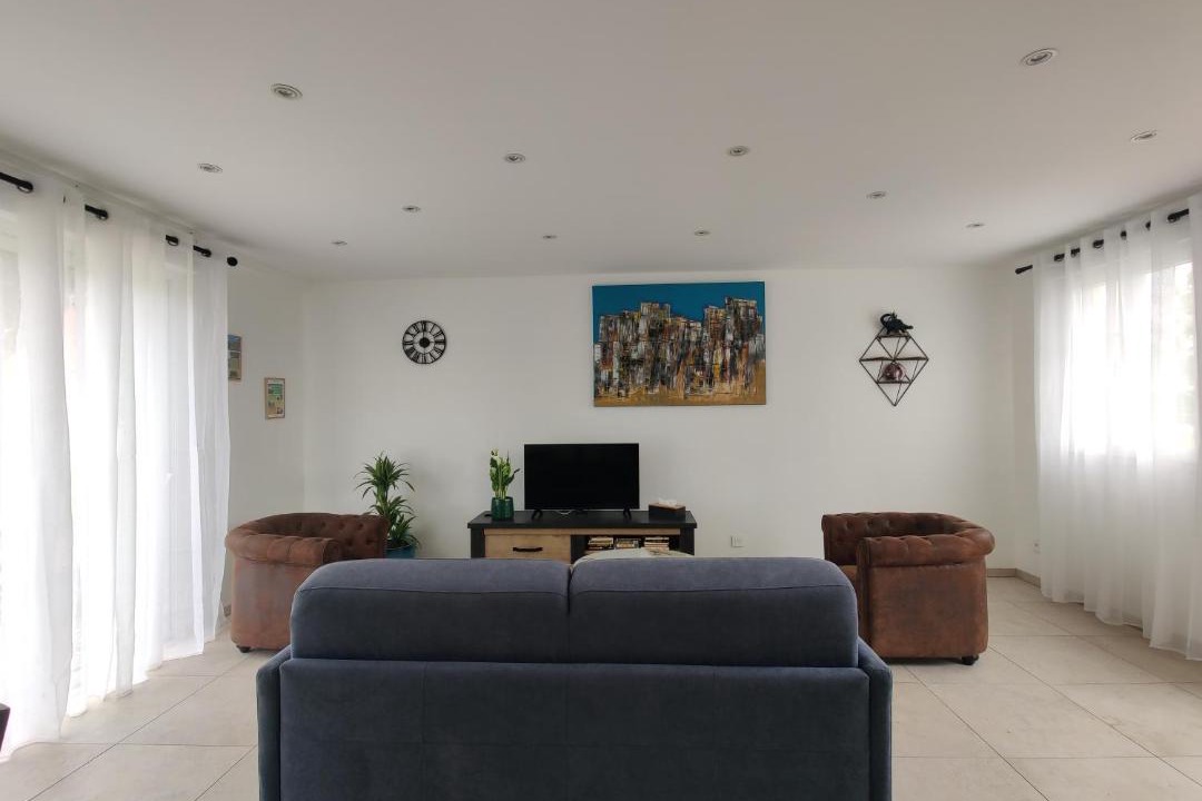 Photo of Livingroom in Saint-Quentin-en-Tourmont