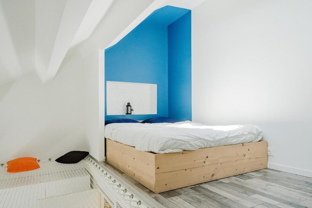 Photo of Bedroom in Lens