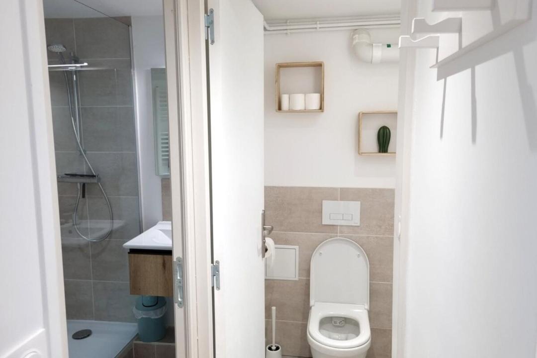 Photo of Bathroom in Saint-Martin-du-Littoral