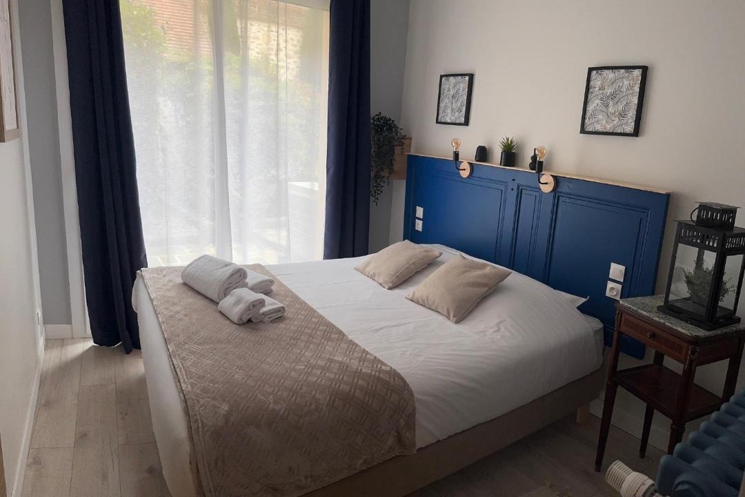 Photo of Bedroom in Chaumes-en-Brie