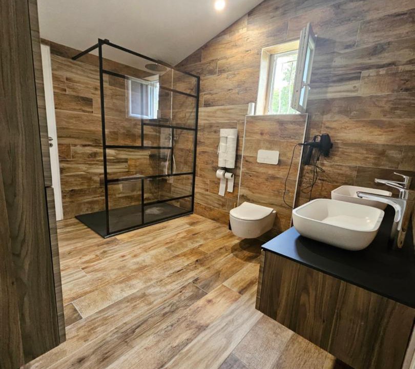 Photo of Bathroom in Villemoustaussou