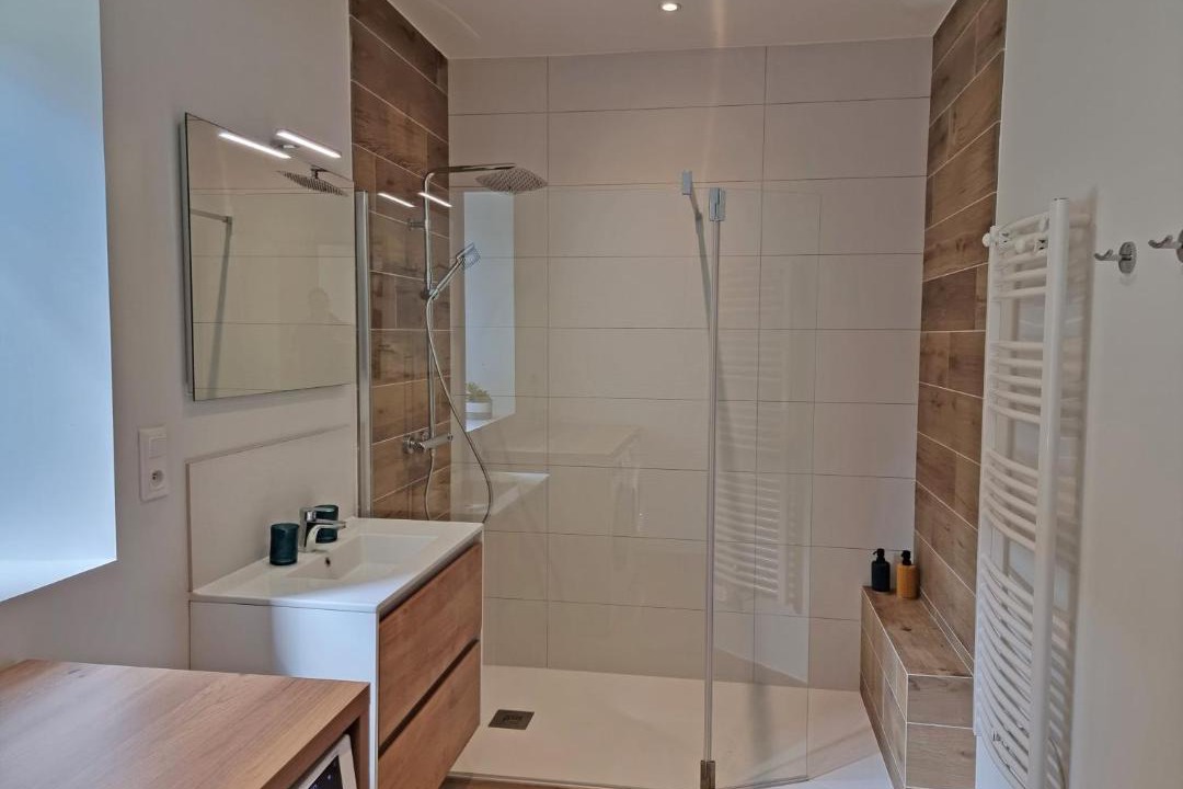 Photo of Bathroom in Aron