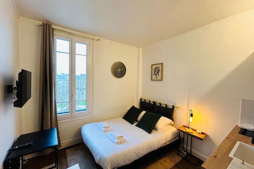 Photo of Bedroom in Reims City Centre