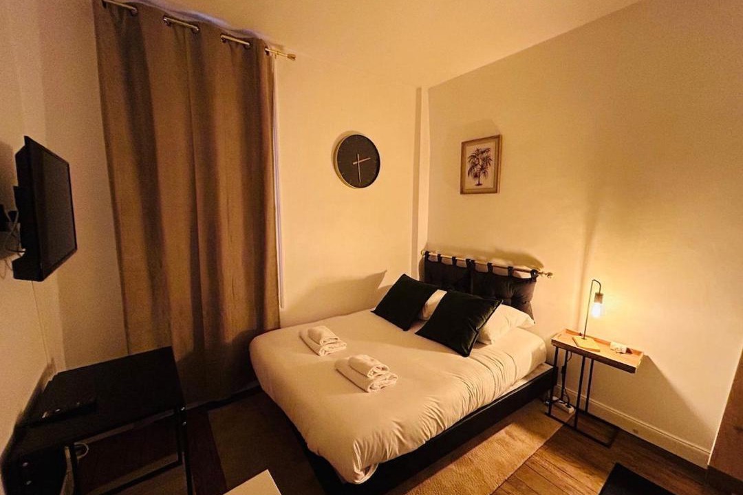 Photo of Bedroom in Reims City Centre
