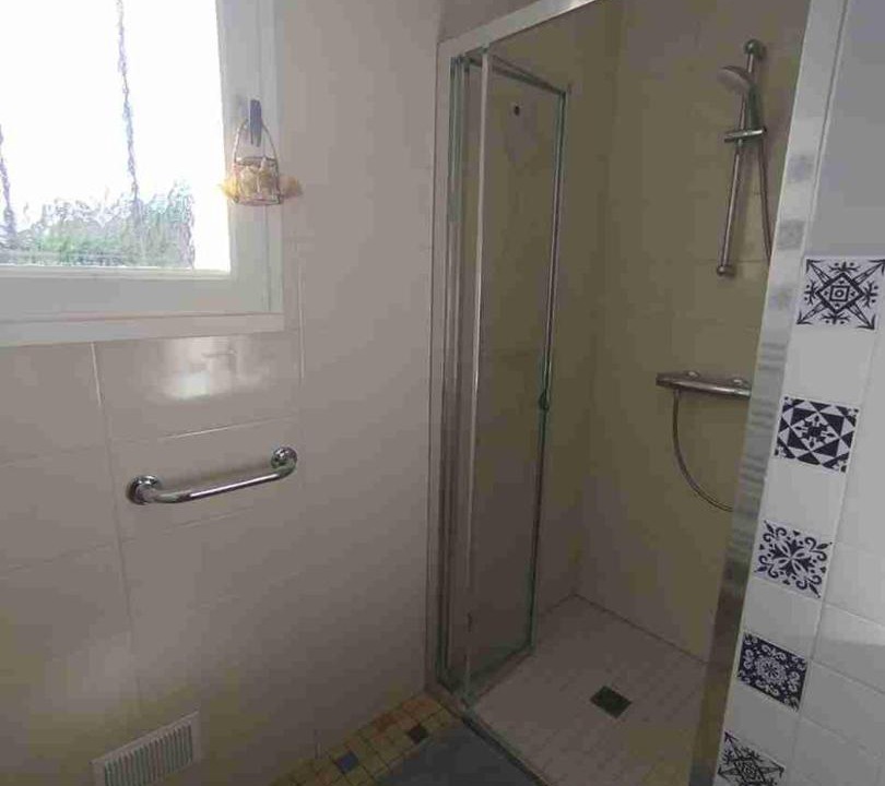 Photo of Bathroom in Tonnerre