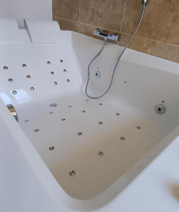 Photo of Bathroom in Nesle
