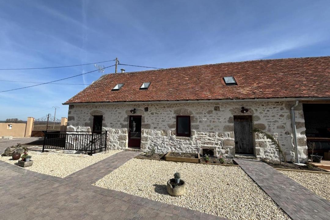 Photo of Others in Montaigu-le-Blin