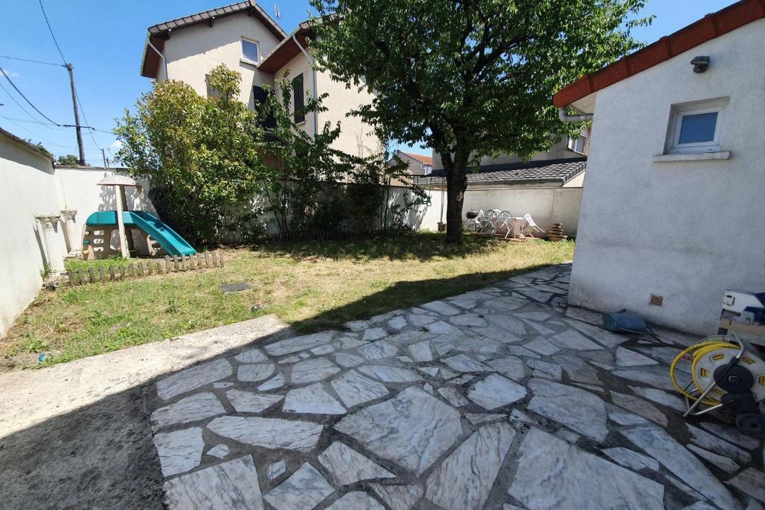 Photo of Others in Livry-Gargan
