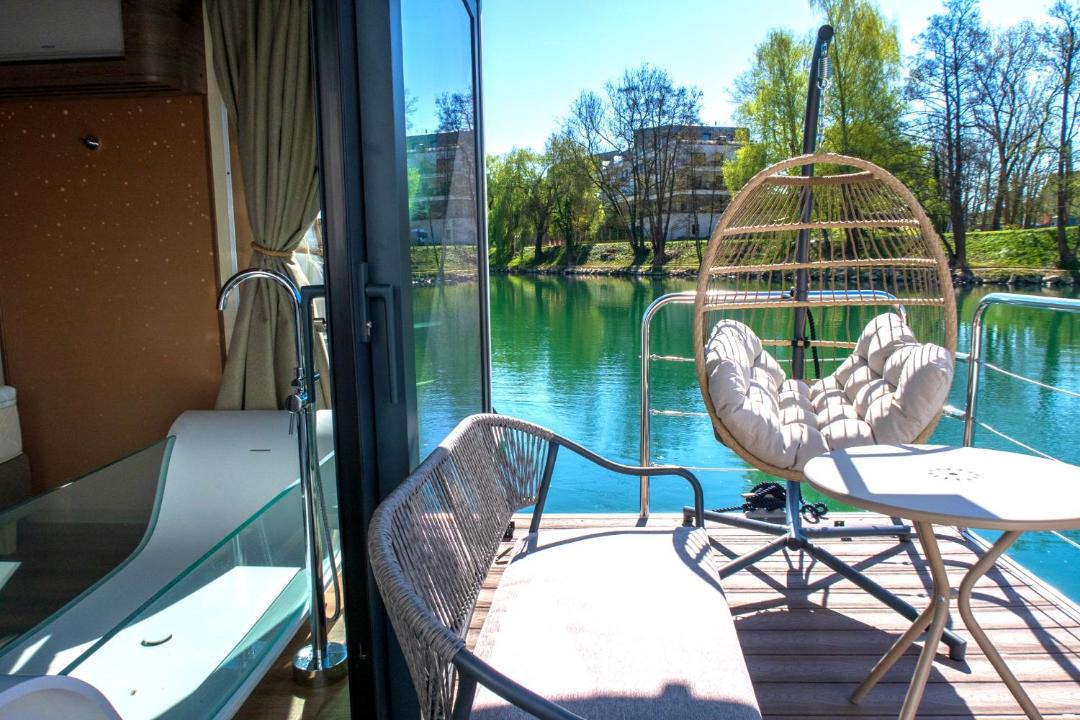 Photo of Patio Balcony in La Ferte-sous-Jouarre