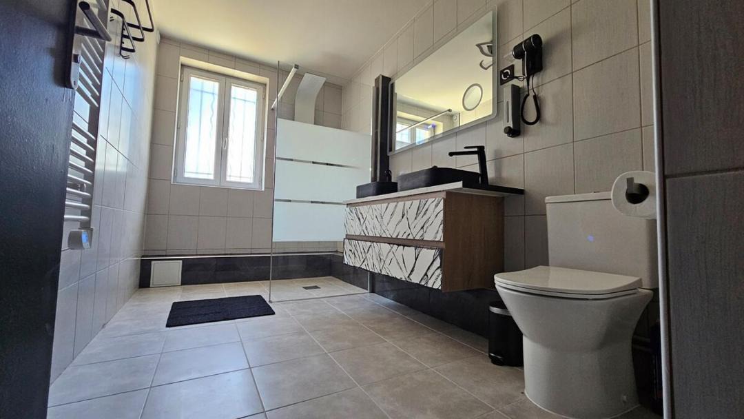 Photo of Bathroom in Drancy