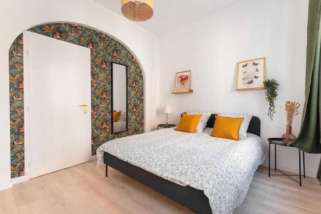 Photo of Bedroom in Fives