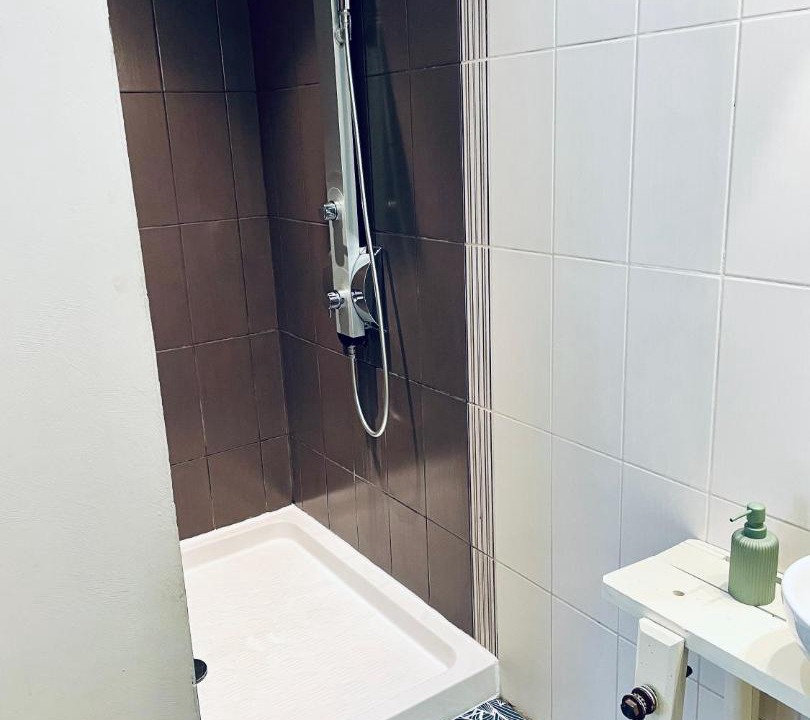 Photo of Bathroom in Croix-Caluyau