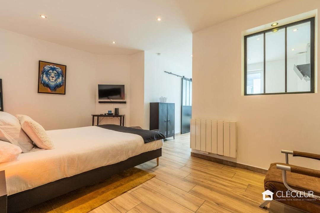 Photo of Bedroom in Henin-Beaumont