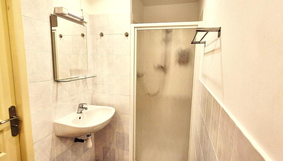 Photo of Bathroom in Seuzey