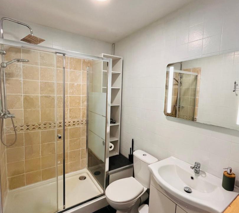 Photo of Bathroom in Bethune