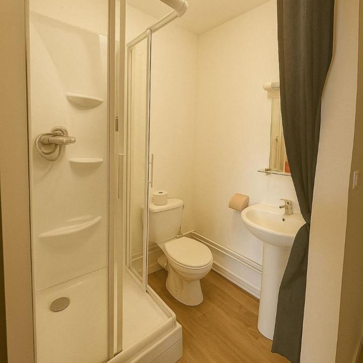 Photo of Bathroom in Lens