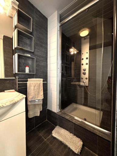 Photo of Bathroom in Fontainebleau