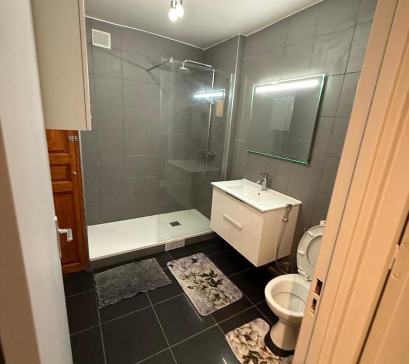Photo of Bathroom in Saint-Gratien
