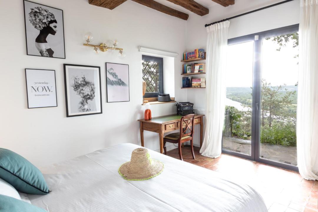 Photo of Bedroom in La Roche-Guyon