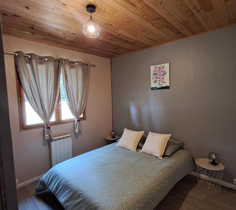 Photo of Bedroom in Saint-Amand-en-Puisaye